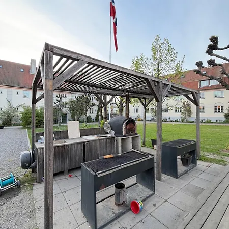 Charming With Large Outdoor Area Appartement